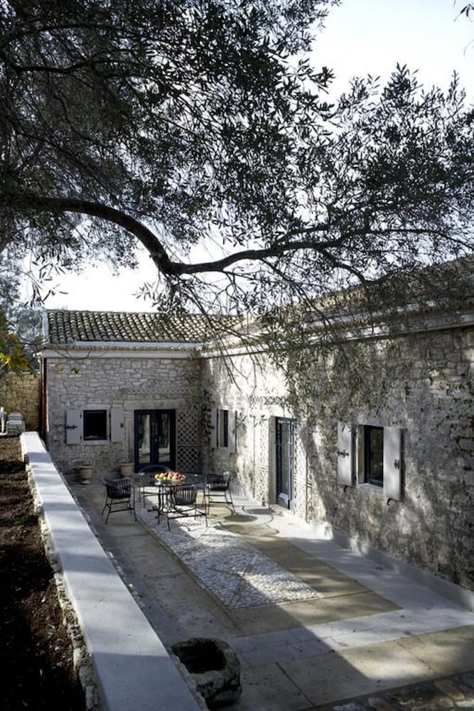 Torri E Merli Boutique Hotel 47/59