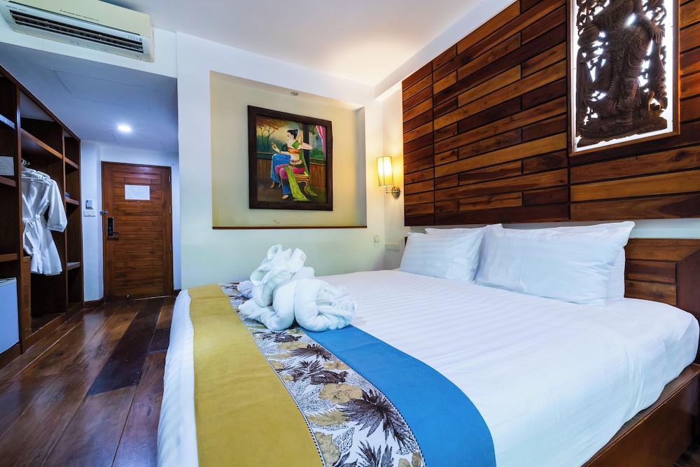Signature, King Bed
