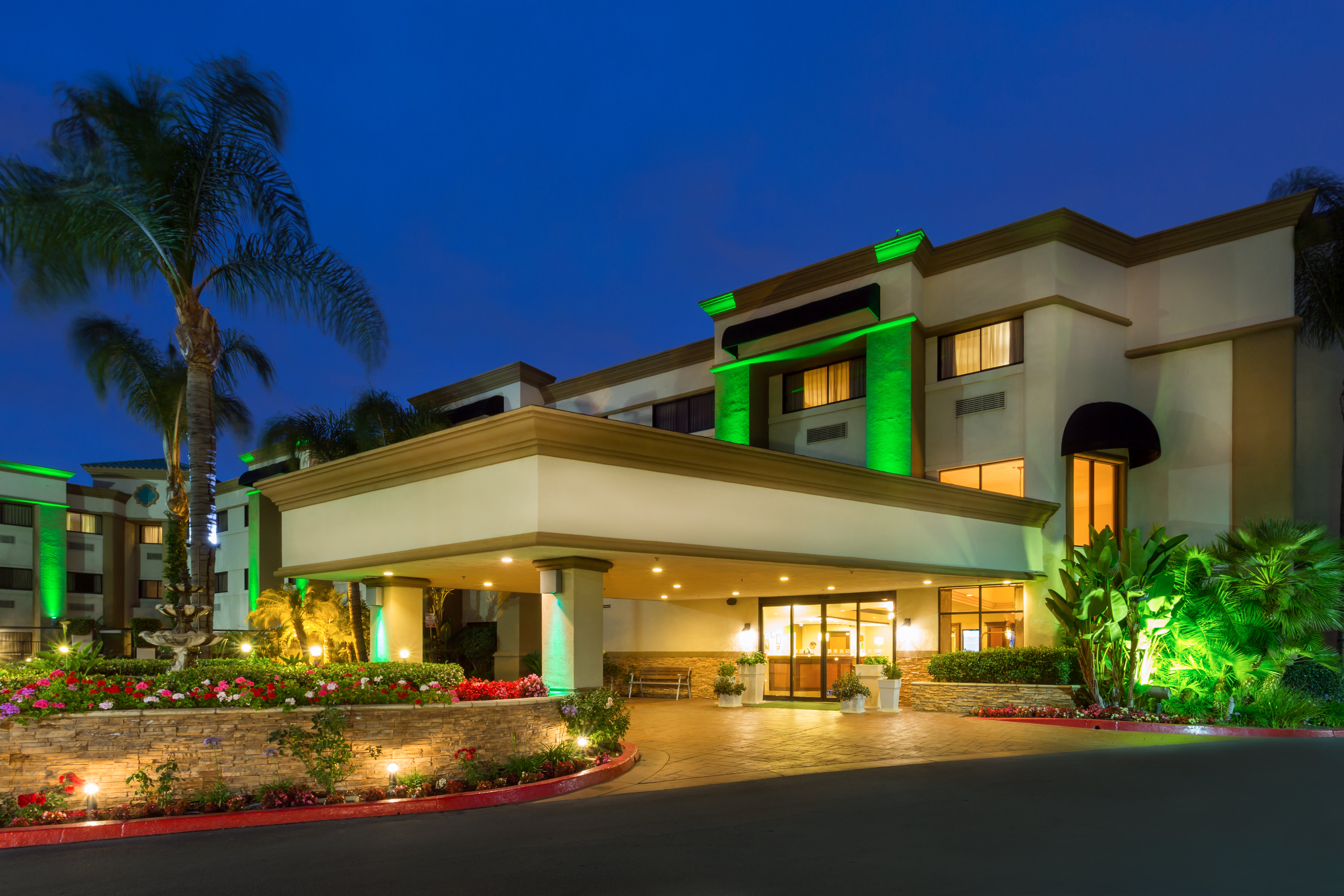 Holiday Inn Orange County Airport 2/57