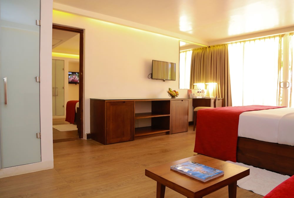 Pegasus Reef Hotel 28/75