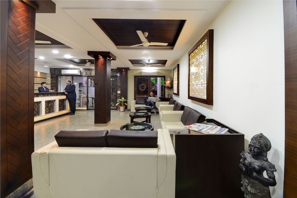 HOTEL ASHISH PALACE 27/32