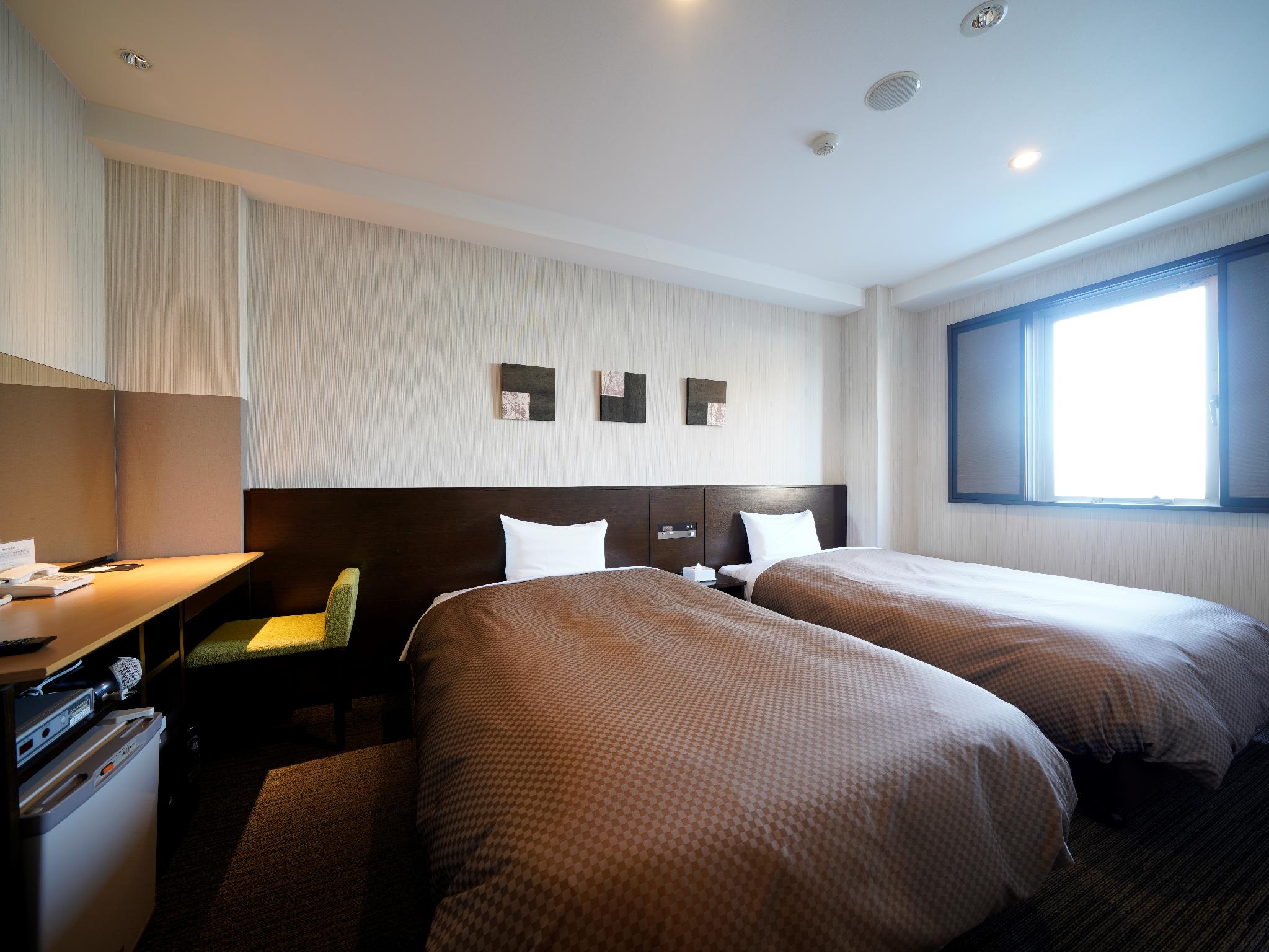 Semi Room, Universal, 2 Semi Double Beds