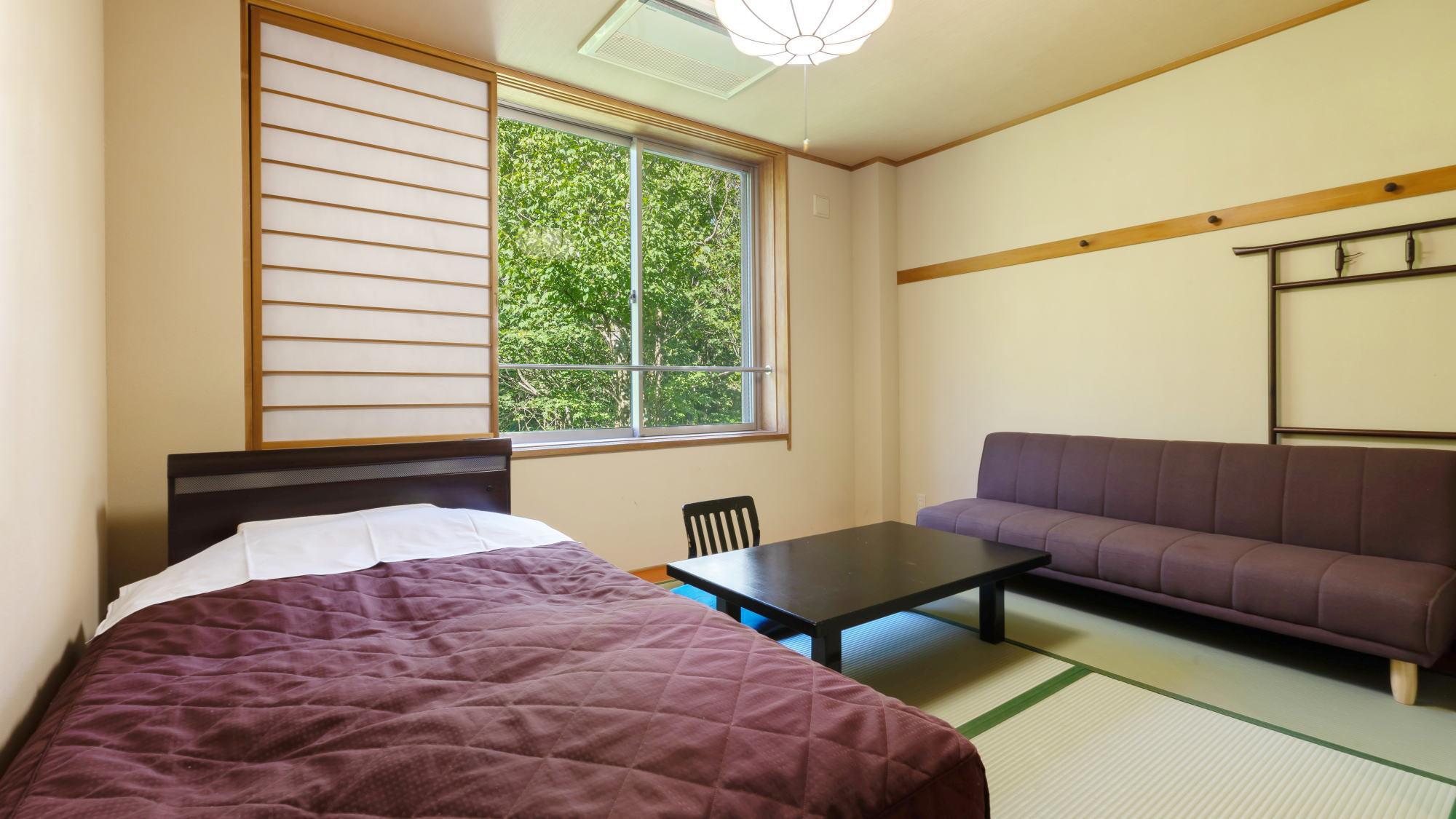 غرفة مفردة بسرير فردي