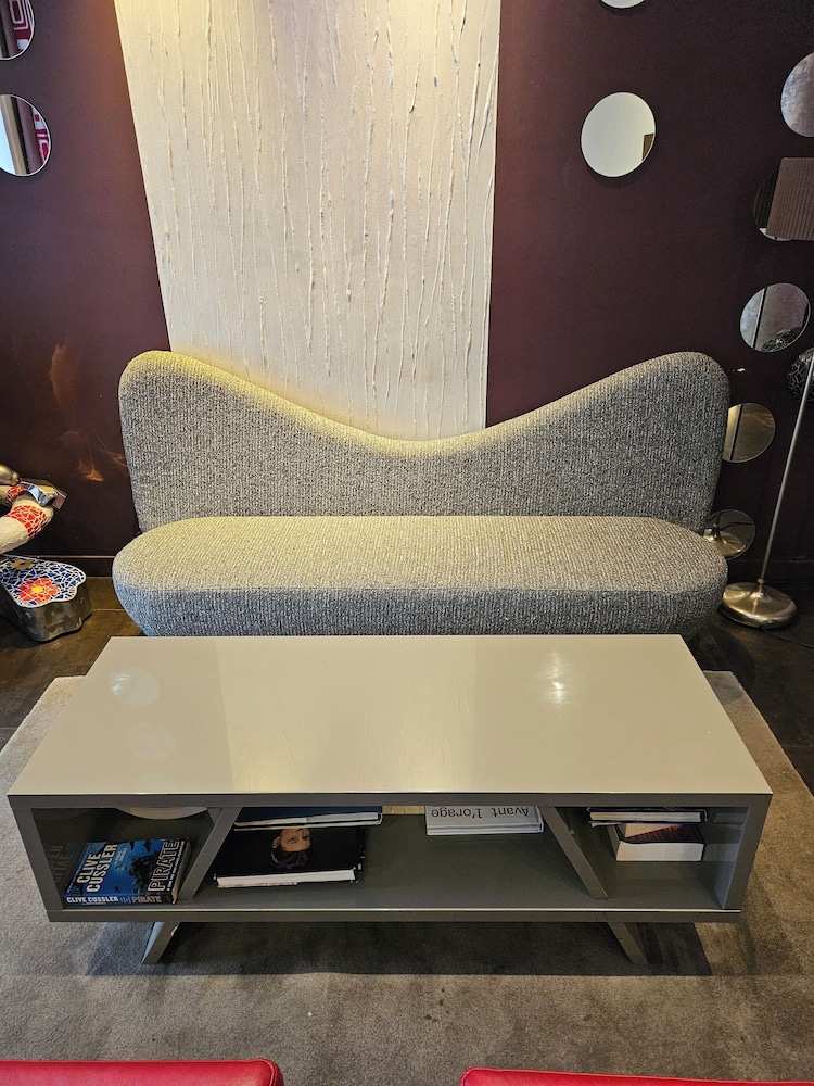 Atn Hotel 10/60