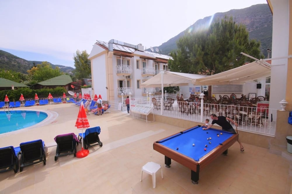 Karbel Beach Hotel 25/40
