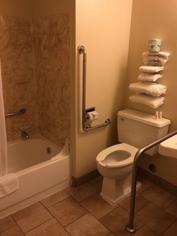 Super 8 By Wyndham Idaho Falls 19/25