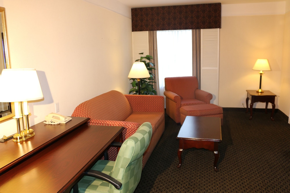 Imperial Swan Hotel Suites 18/38