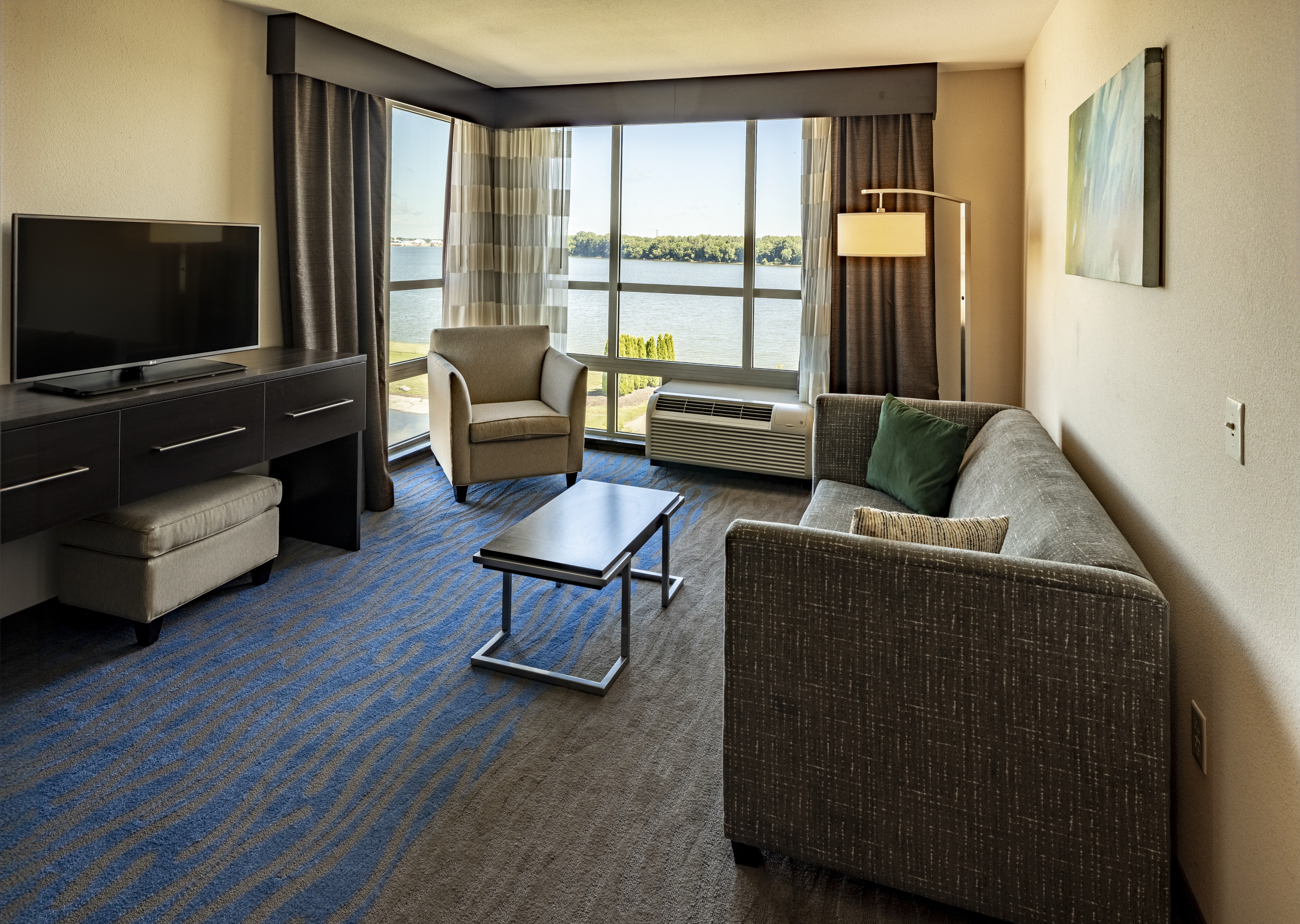 Holiday Inn Owensboro Riverfront 50/75