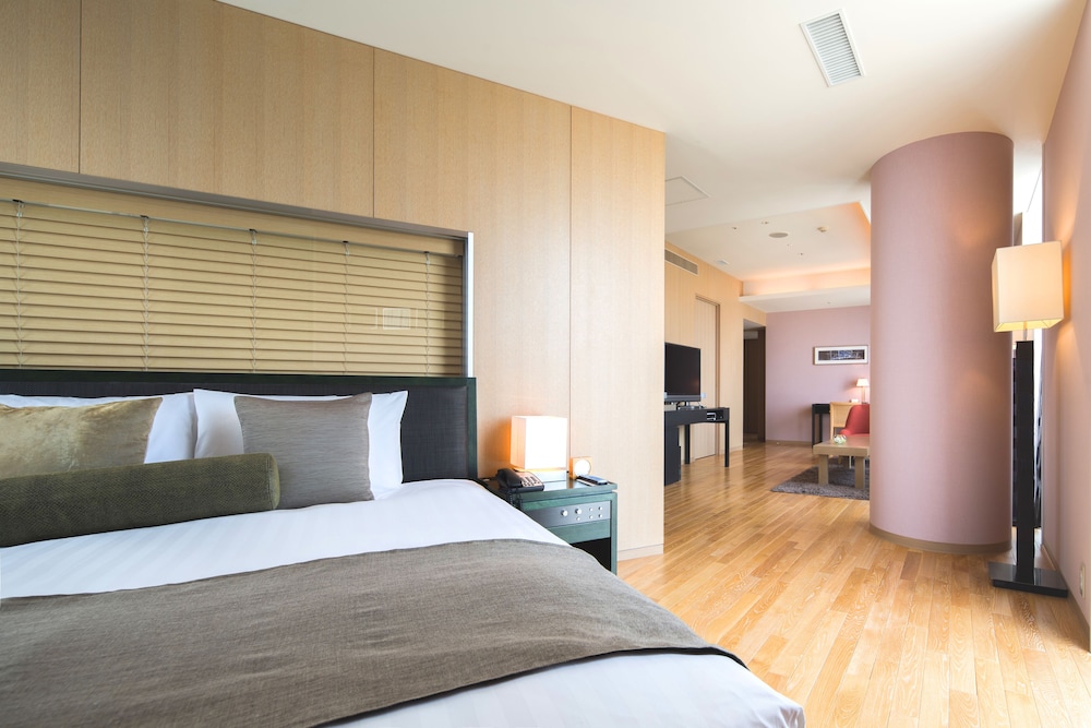Luxury, Suite, King Bed, Executive Level