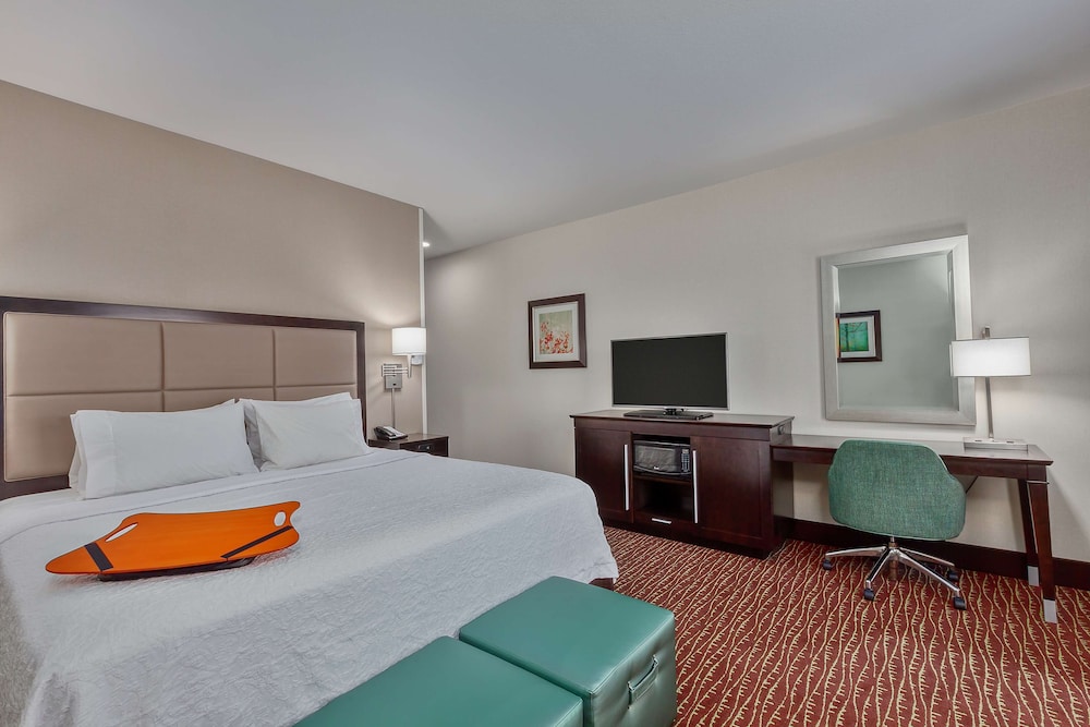 Hampton Inn Suites Bend 20/48