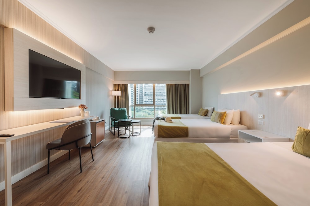 Superior, Twin Beds, Avenue View, Sofa