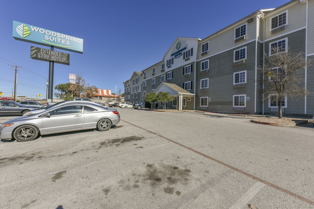 WoodSpring Suites Austin North I-35 18/32