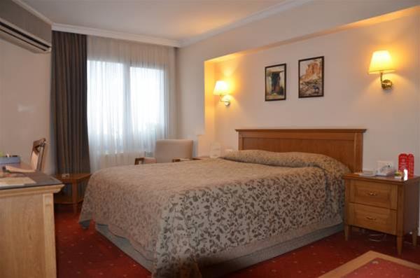 CENTRAL HOTEL 17/50