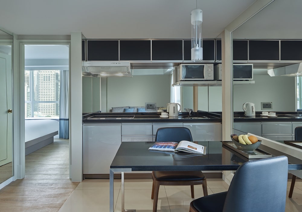 Two Macdonnell Road 33/47