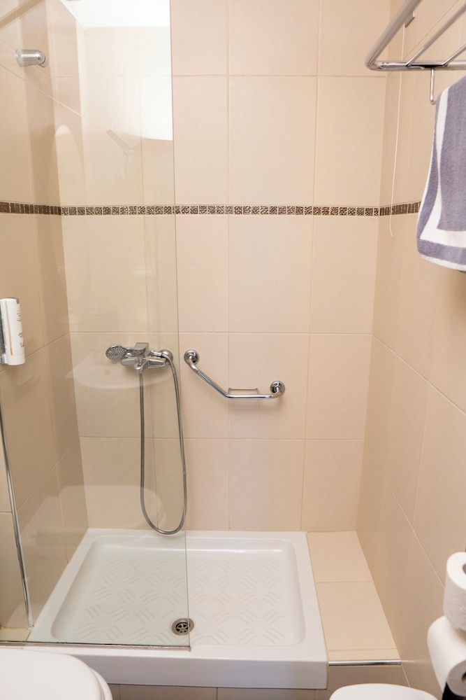 Epavlis Hotel 44/50