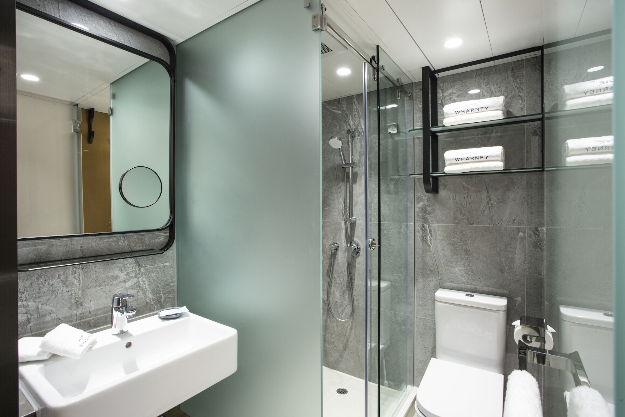 Premier Earth twin، Wharney Hotel 4/4