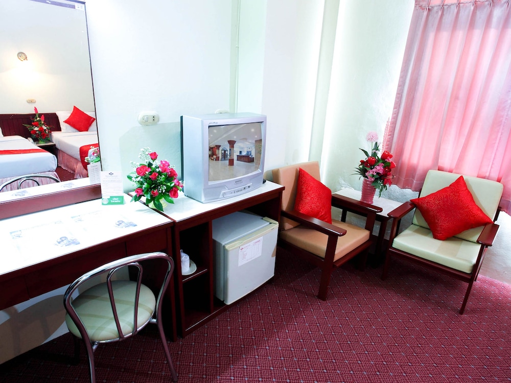 Chumphon Palace Hotel 38/47
