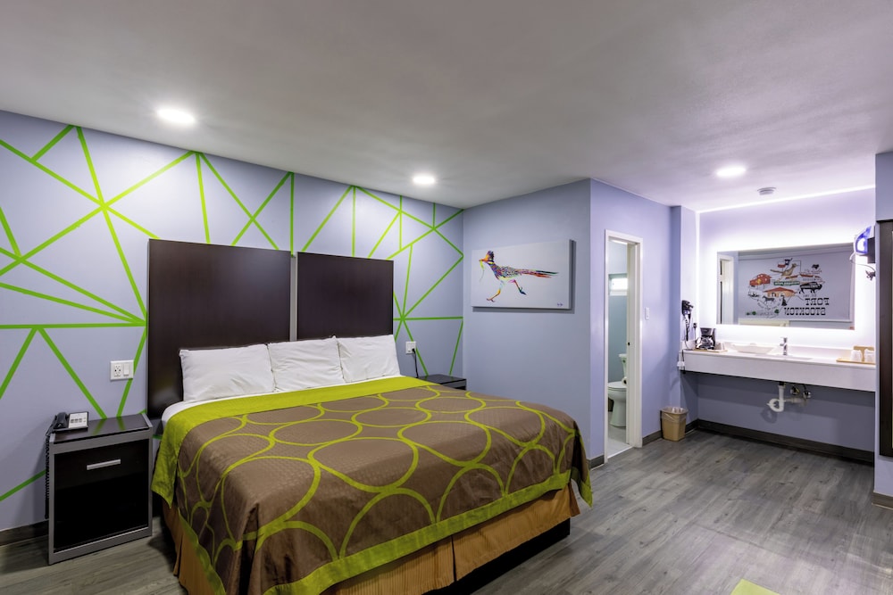 Executive Inn 8/38