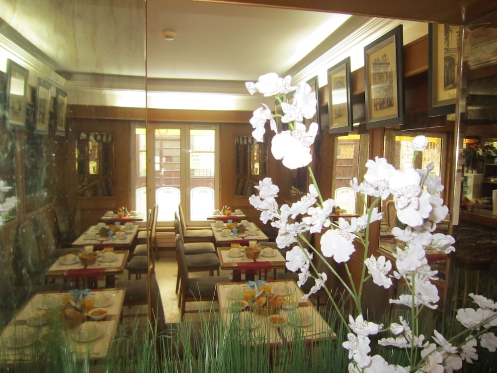 Hotel de La Felicite 23/33