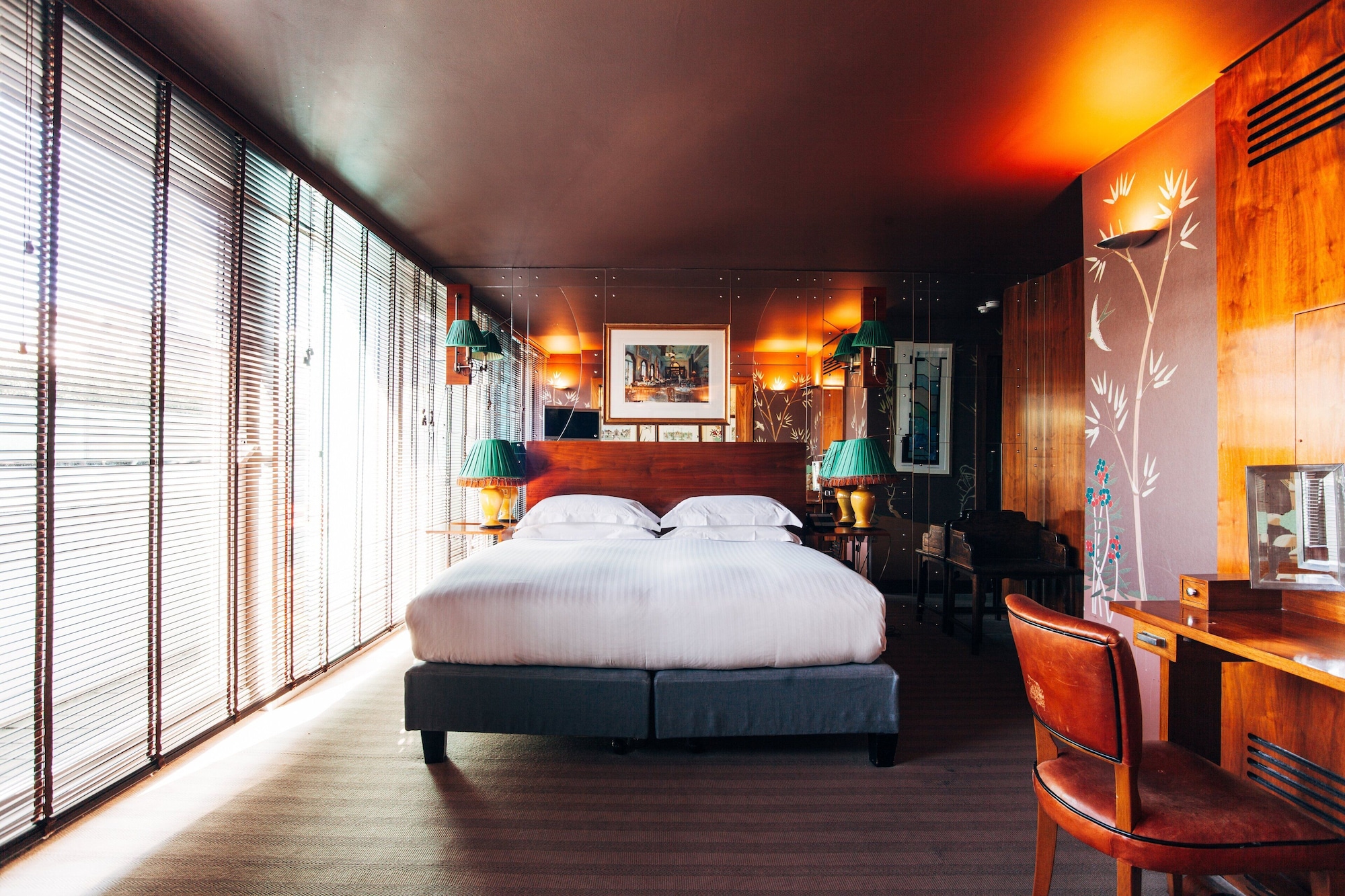 SUITE, KING BED
