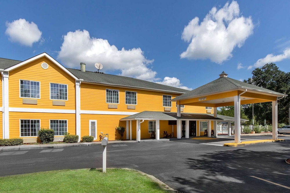 Quality Inn Kingstree, SC 1/38