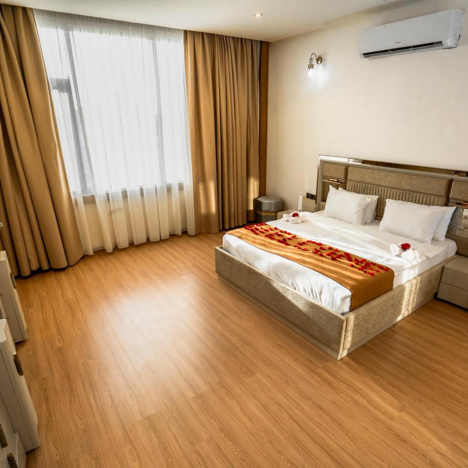 Yarmouk International Hotel 28/75