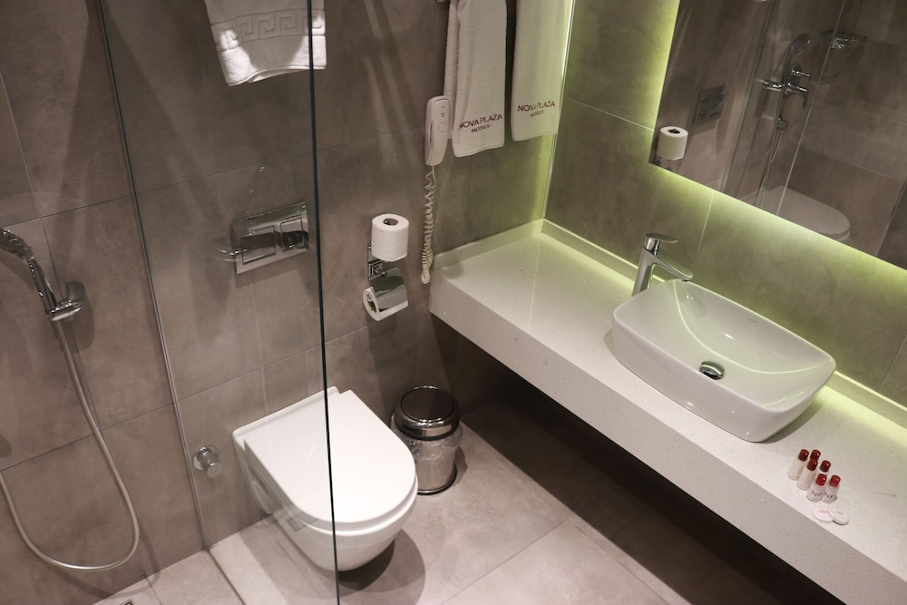 Nova Plaza Crystal Hotel & Spa 58/62
