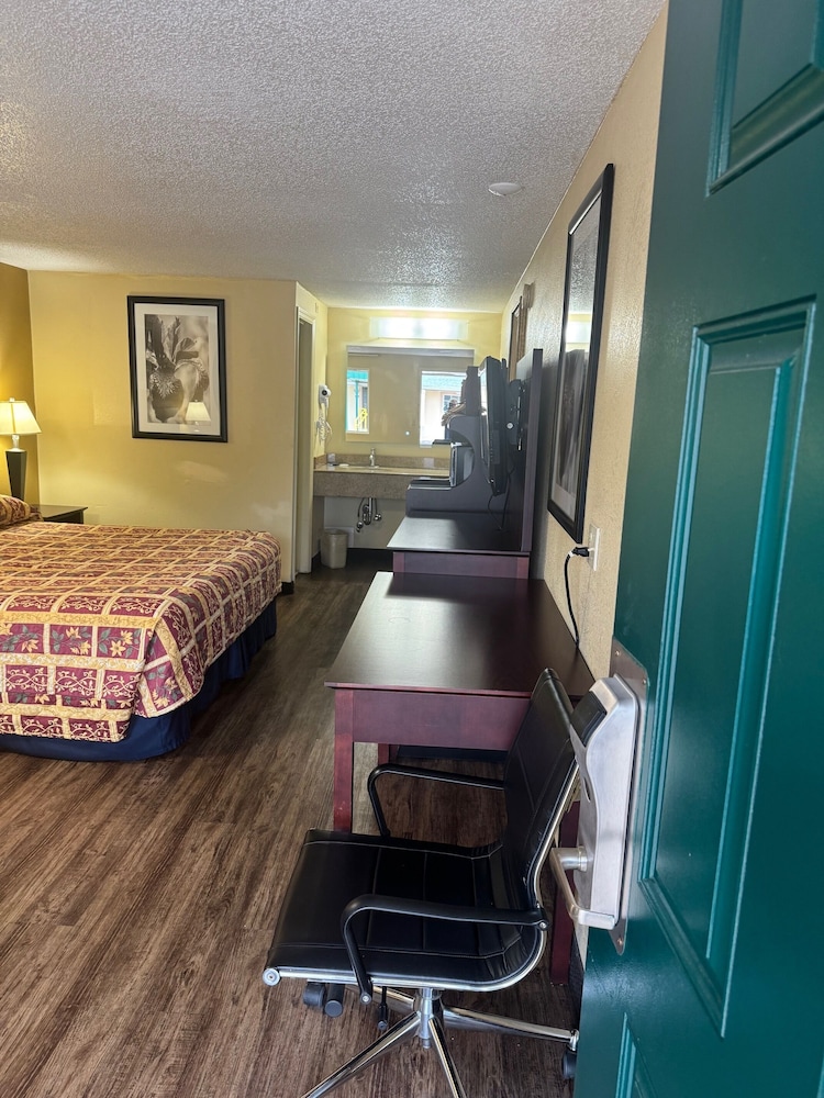 Somatel Goodlettsville Hotel 11/23