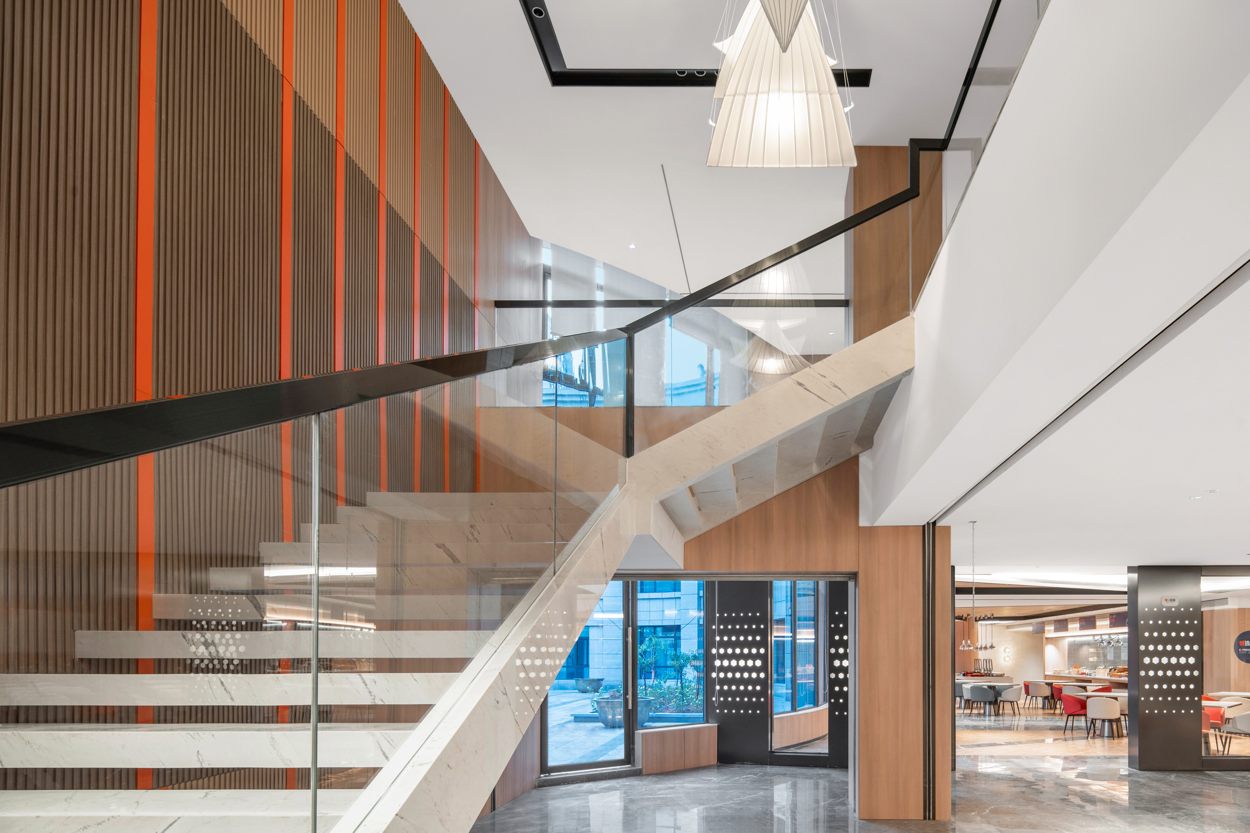 Holiday Inn Express Chongqing Tongliang 40/50