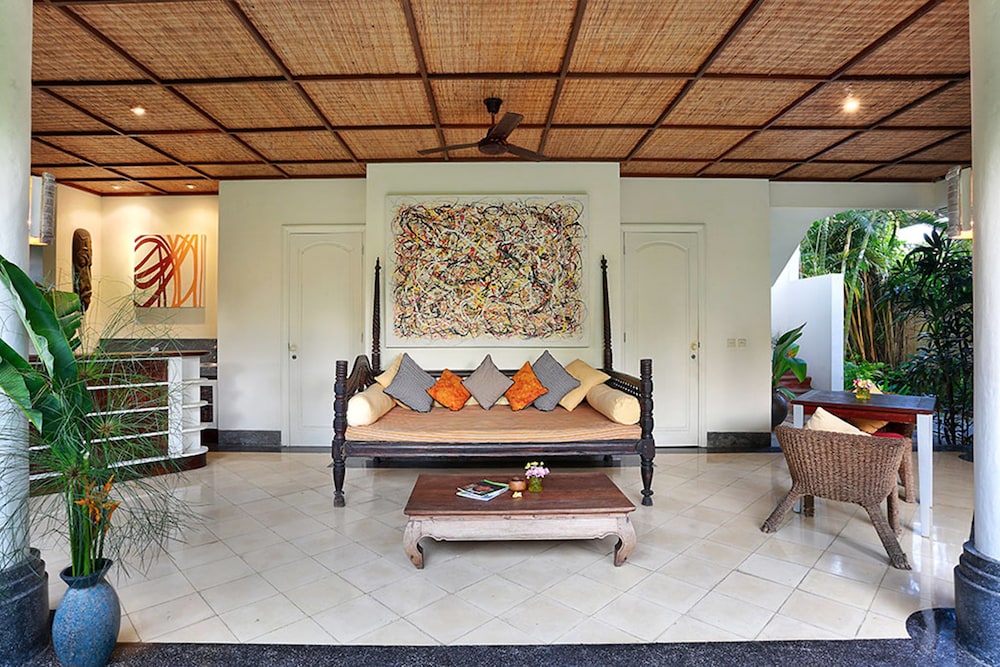 Gajah Biru Bungalows 3/50