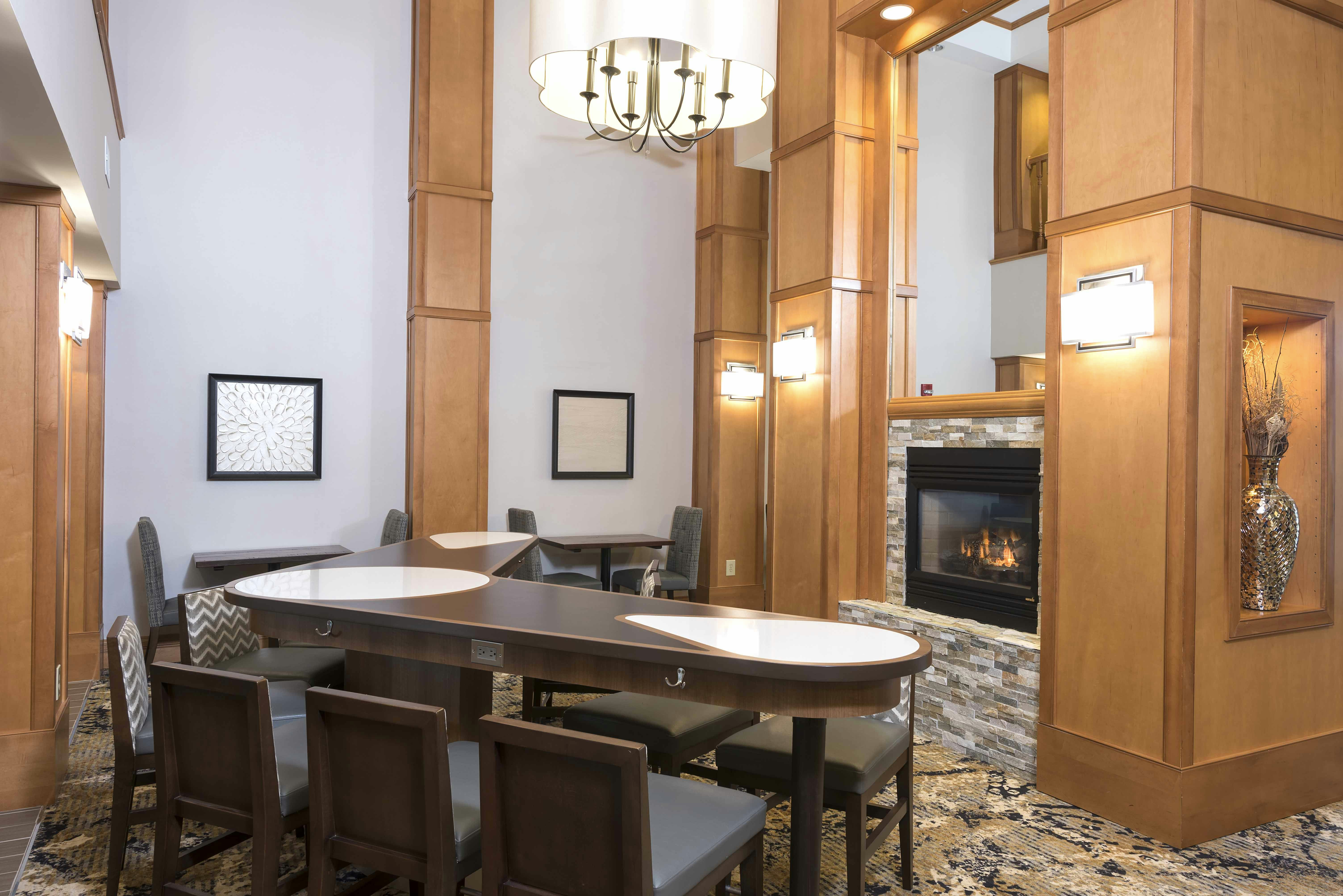 Homewood Suites By Hilton Indianapolis Airport Plainfield 14/17