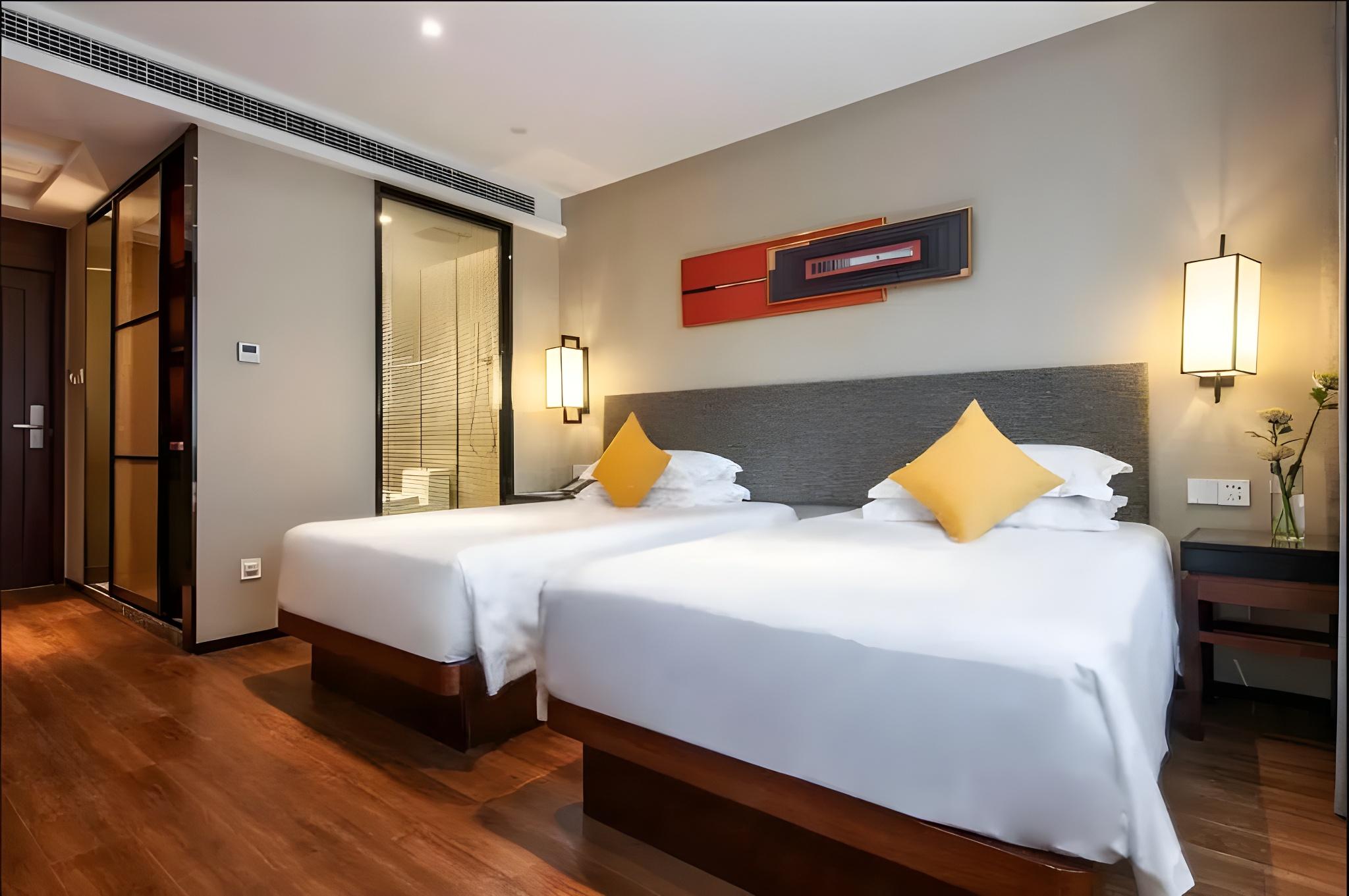 Four Seasons, Twin Beds