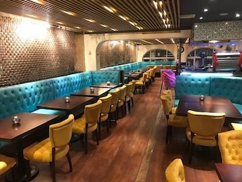 Heathrow Inn 53/56