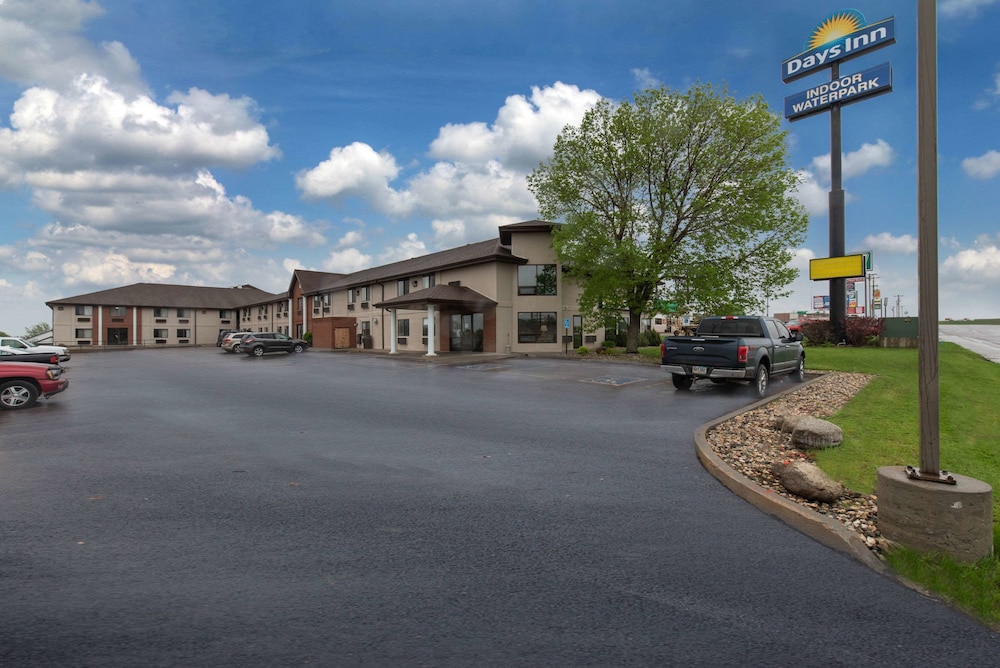 Days Inn by Wyndham Mitchell SD 1/36