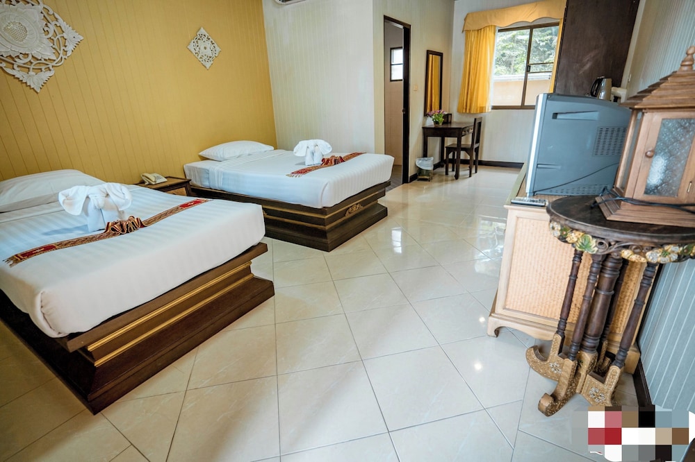 Standard, Twin Beds