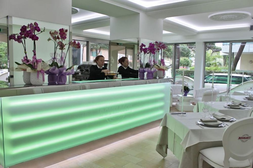 PARADISO HOTEL BOVELACCI 47/68