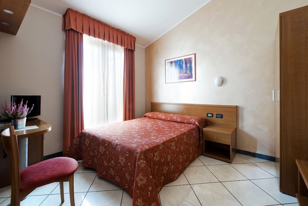 Hotel Stazione 17/38