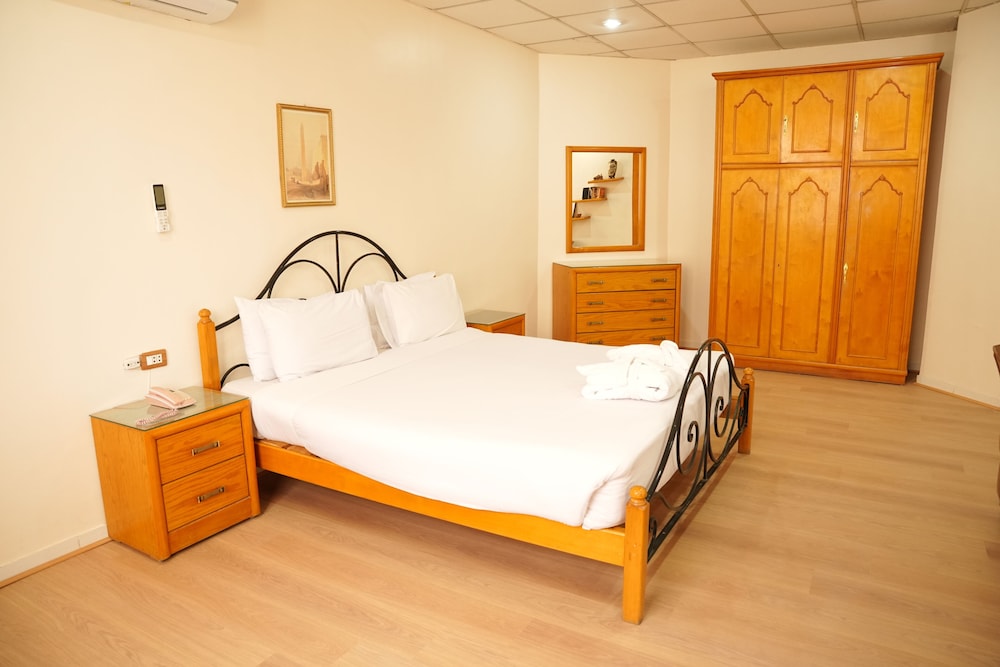 Deluxe, Studio, Queen Bed