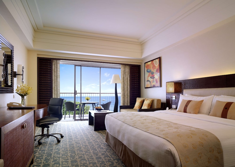 Shangri-La Mactan, Cebu 12/50