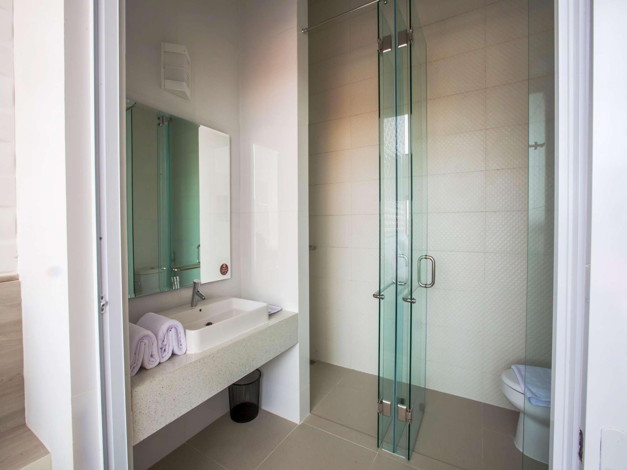 The Alimar Premier Hotel Surabaya 24/25