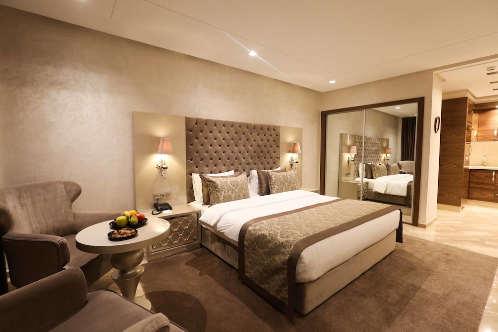 Suite Hotel Casa Diamond 18/50