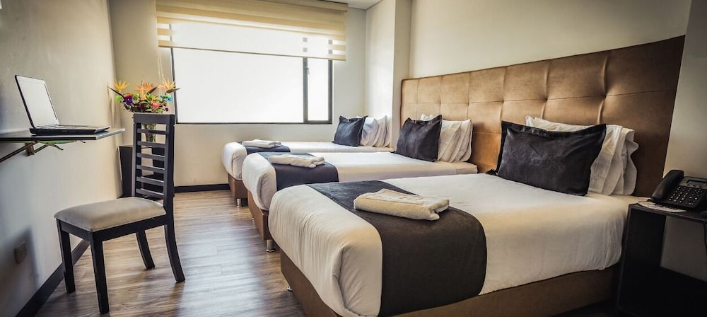 Hotel Business Center International 6/27