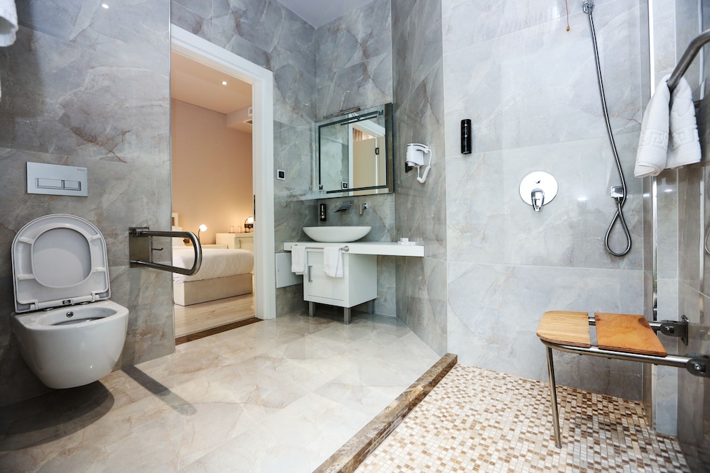Metro Hotel Tirana 47/49