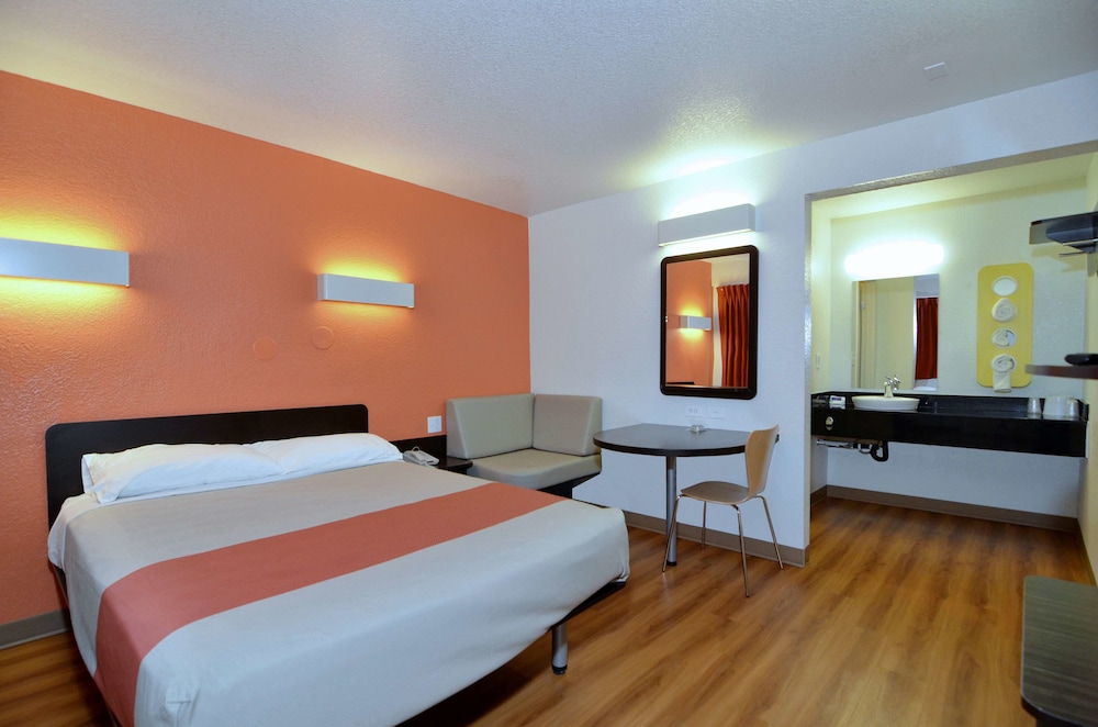 Motel6 Palm Desert, CA - Palm Springs Area 25/37