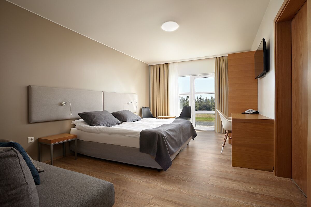 غرفة عائلية بسرير كوين بحمام خاص مع أريكة، ICELANDAIR HOTEL HAMAR 2/6