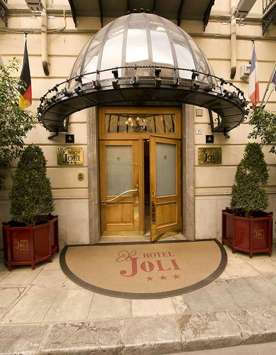 Joli Hotel 2/50