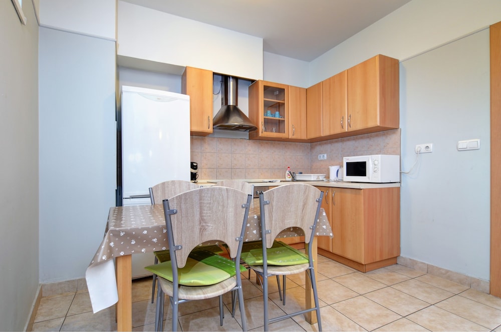 Agape Apartments 53/68