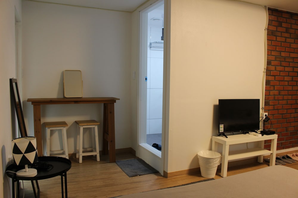 Bunk Guest House - Hostel 54/72