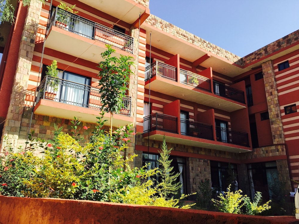 Harbe Hotel 5/50