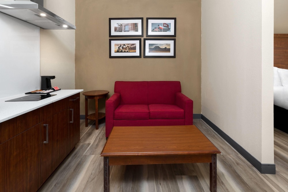 Hawthorn Extended Stay by Wyndham College Station South 26/34